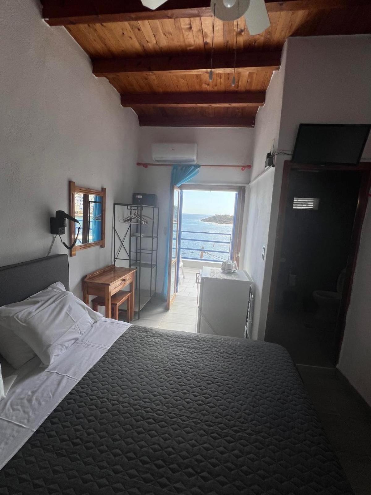 Scirocco Rooms Loutro Eksteriør billede